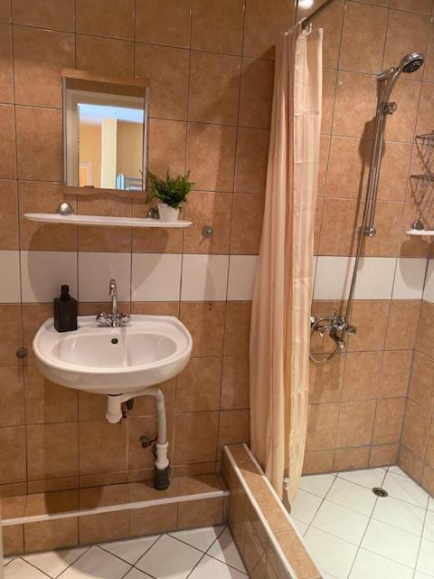 Kuru Guest House 외부 사진